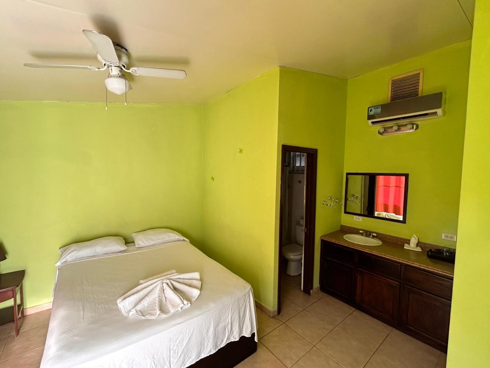Arawak Hotel Leogane Exterior photo