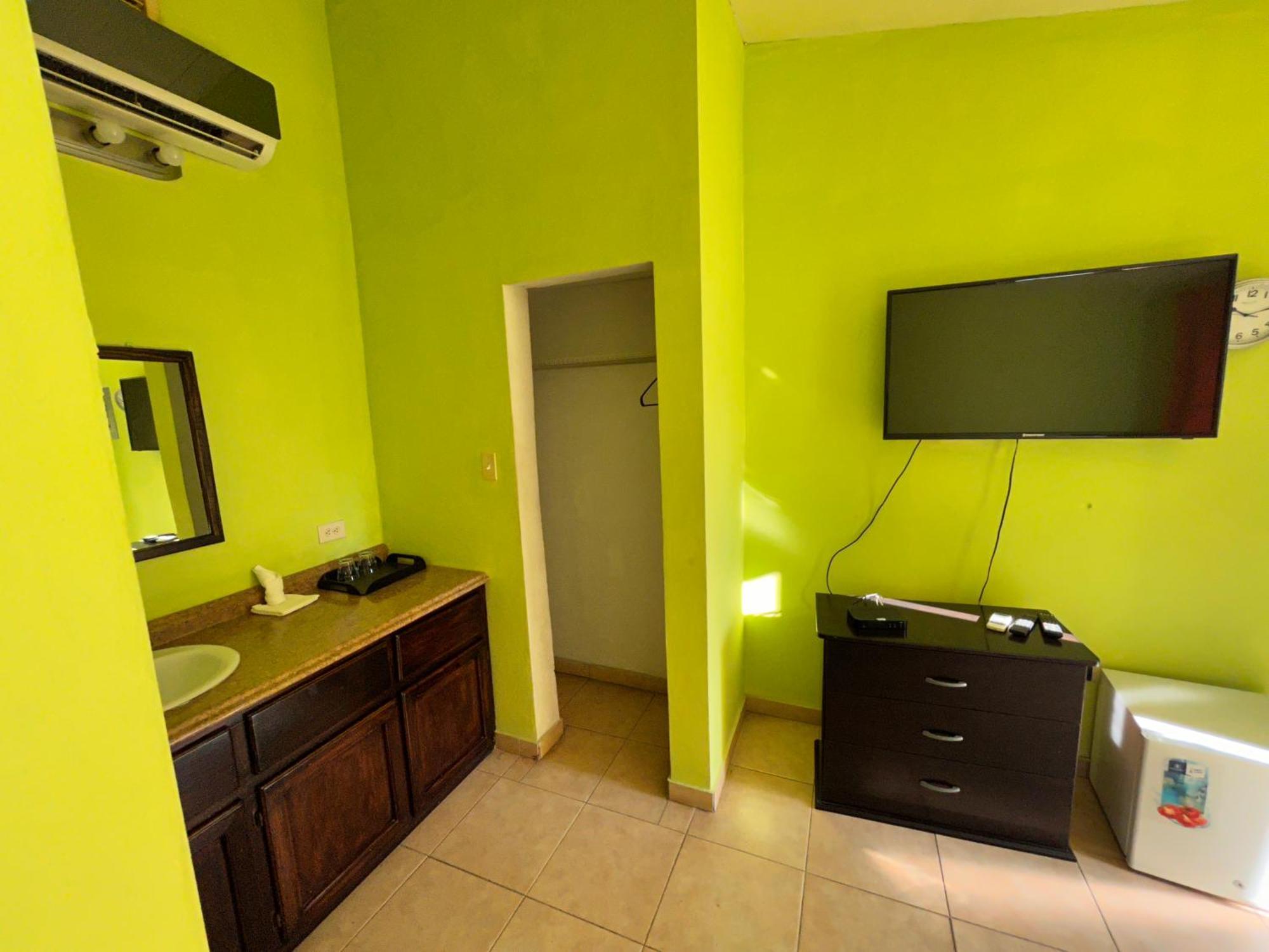 Arawak Hotel Leogane Exterior photo