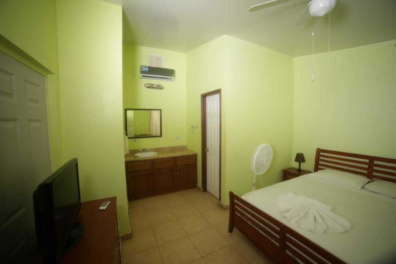 Arawak Hotel Leogane Exterior photo